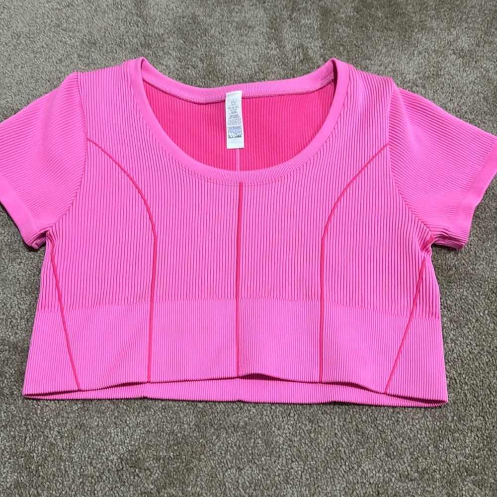 Aerie ribbed shirt!! Super cute and comfy,, price is negotiable!!